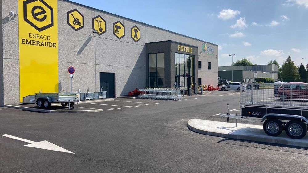 Espace Émeraude compte 93 magasins en France.